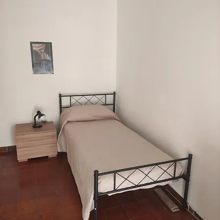 Domus Mandrolisai Casa de Férias