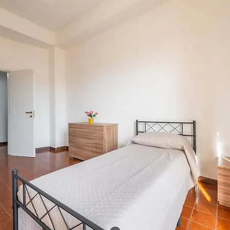 Domus Mandrolisai Casa de Férias *